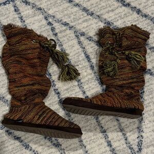 Multicolor MUK LUKS Slippers | Sz 7 - 7.5 | NWOT